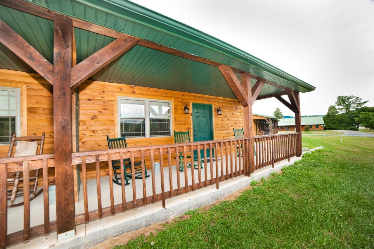 7Cs Lodging Flintstone ภายนอก รูปภาพ